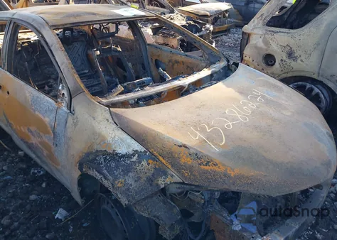 2015 Toyota Corolla Le Eco z USA, uszkodzony, nr VIN 2T1BPRHE2FC440860